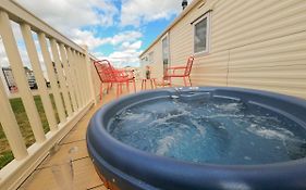 Tattershall Lakes - Hot Tub Breaks